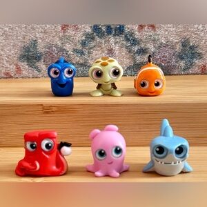 Disney Disney Doorables Finding Nemo Lot of 6 Series 4 SQUIRT BRUCE PEARL HANK
